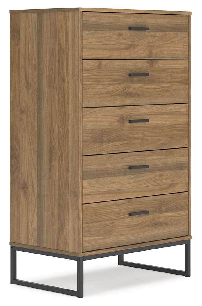 Deanlow Full Panel Headboard with Dresser and Chest in Honey - PKG017182