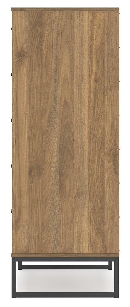 Deanlow Full Panel Headboard with Dresser and Chest in Honey - PKG017182