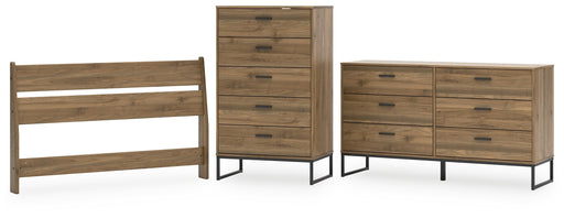 Deanlow Full Panel Headboard with Dresser and Chest in Honey - PKG017182