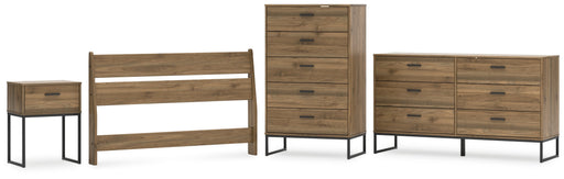 Deanlow Full Panel Headboard with Dresser, Chest and Nightstand in Honey - PKG017183
