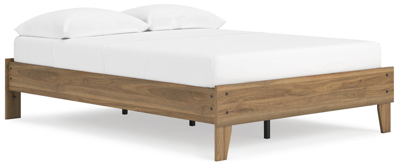 Deanlow Full Platform Bed with Dresser in Honey - PKG017191