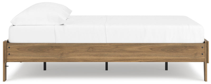 Deanlow Full Platform Bed with Dresser in Honey - PKG017191