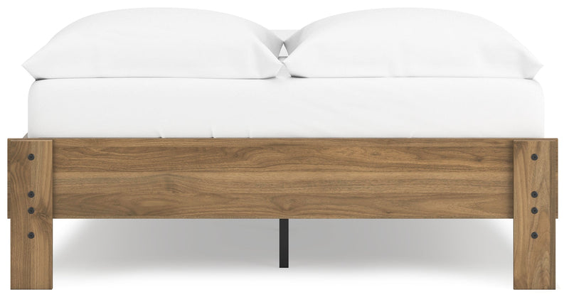 Deanlow Full Platform Bed with Dresser in Honey - PKG017191
