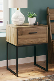 Deanlow Full Platform Panel Bed with 2 Nightstands in Honey - PKG017207