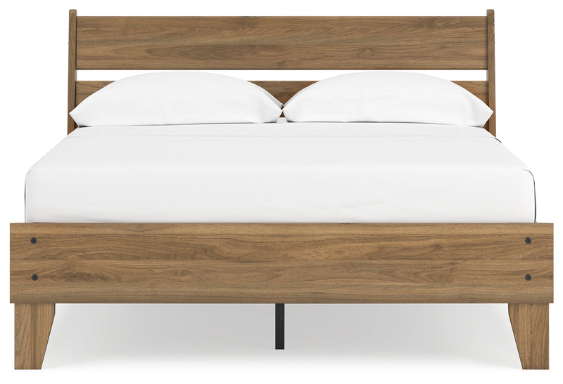 Deanlow Full Platform Panel Bed with Dresser in Honey - PKG017205