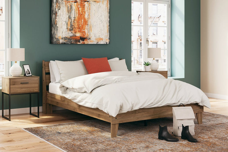 Deanlow Honey Queen Platform Panel Bed - Gate FurnitureQueen Bed