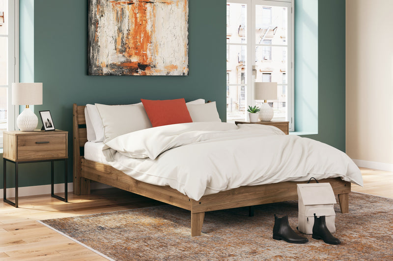 Deanlow Queen Platform Panel Bed with 2 Nightstands in Honey - PKG017277