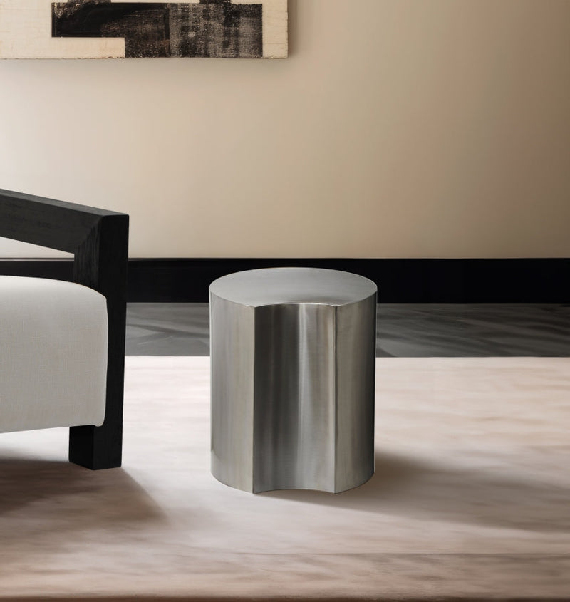 Dimple Iron End Table in Silver - 99081Silver-ET16
