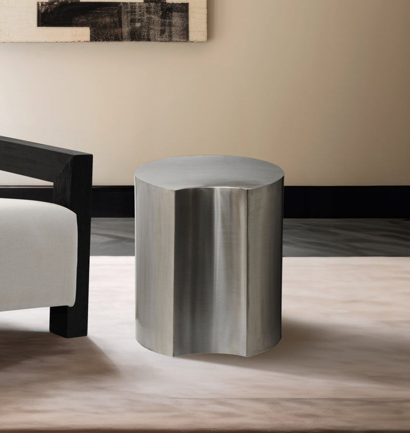 Dimple Iron End Table in Silver - 99081Silver-ET20