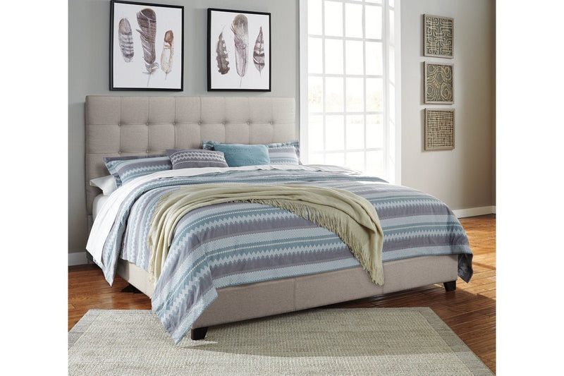 Dolante Beige Queen Upholstered Bed - Gate FurnitureQueen Bed