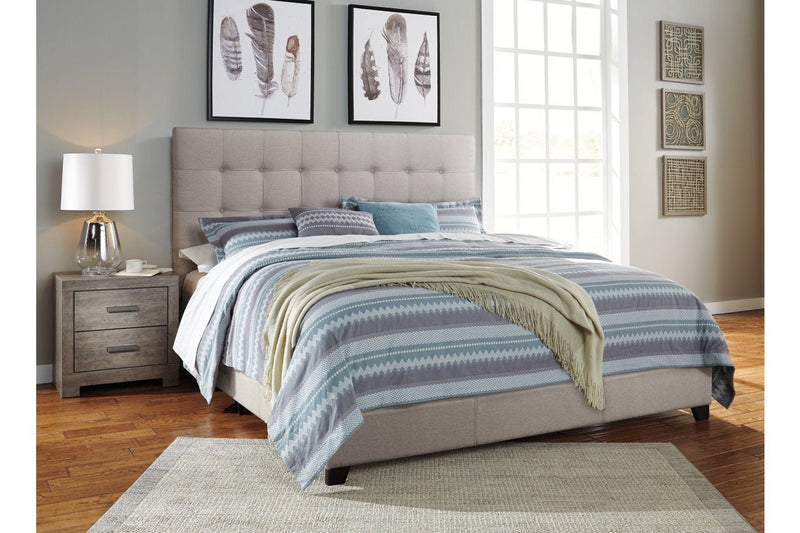 Dolante Beige Queen Upholstered Bed - Gate FurnitureQueen Bed