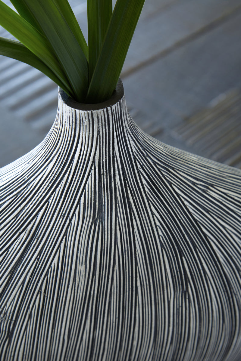 Donya Vase - Gate FurnitureVase