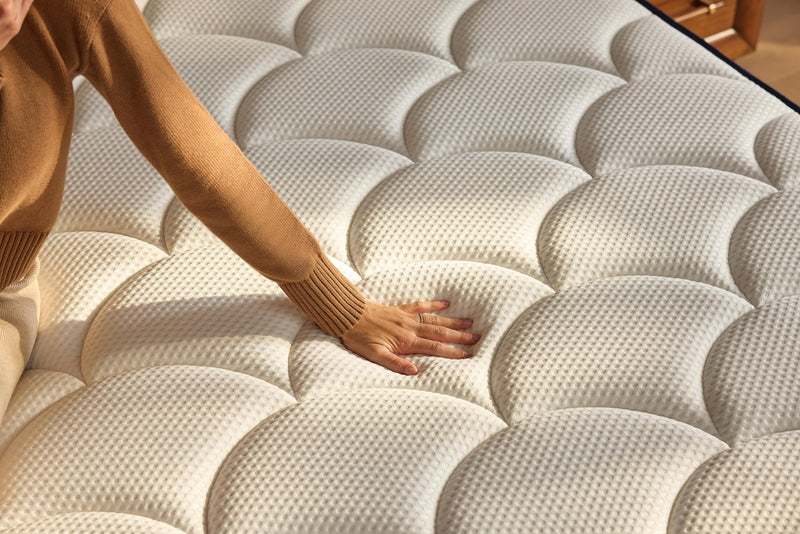 DreamCloud Classic Hybrid White King Mattress - M13541