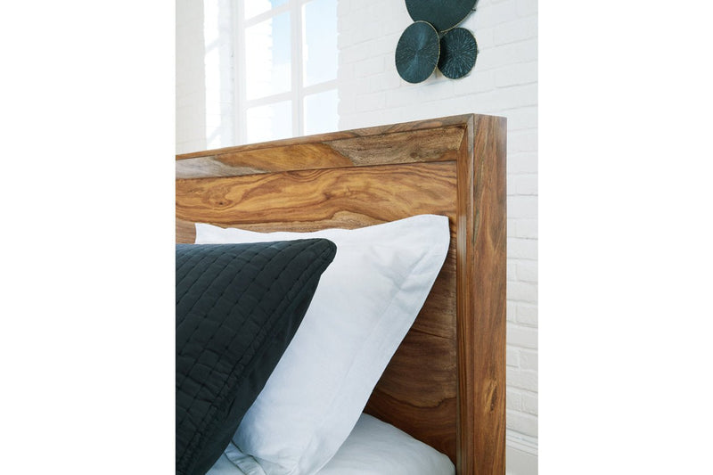 Dressonni Brown Queen Panel Bed - Gate FurnitureQueen Bed