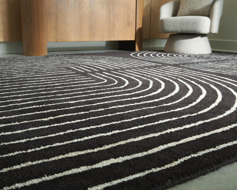 Eldonmore Black/Ivory 5' x 7' Area Rug - R407572
