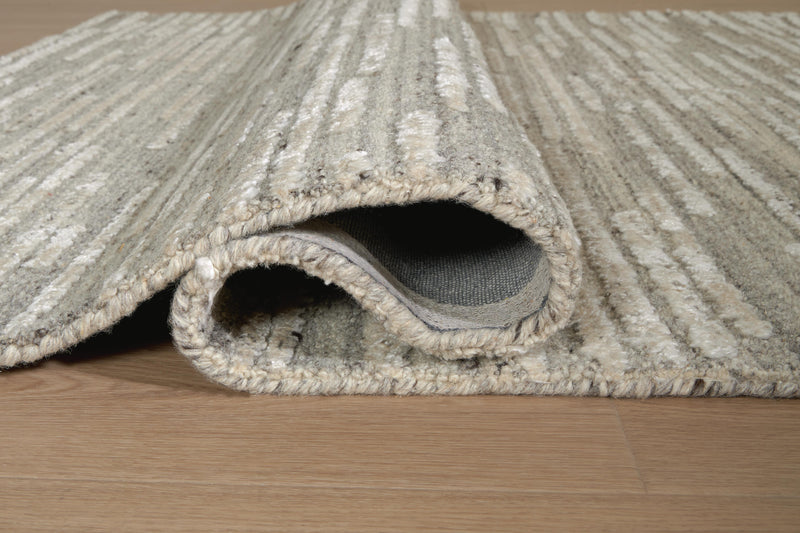 Eljory Gray Large Rug - R408201