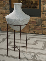 Estonbank Distressed Cream Vase - A2000748
