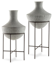 Estonbank Distressed Cream Vase Set - A2000748A1