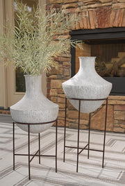 Estonbank Distressed Cream Vase Set - A2000748A1