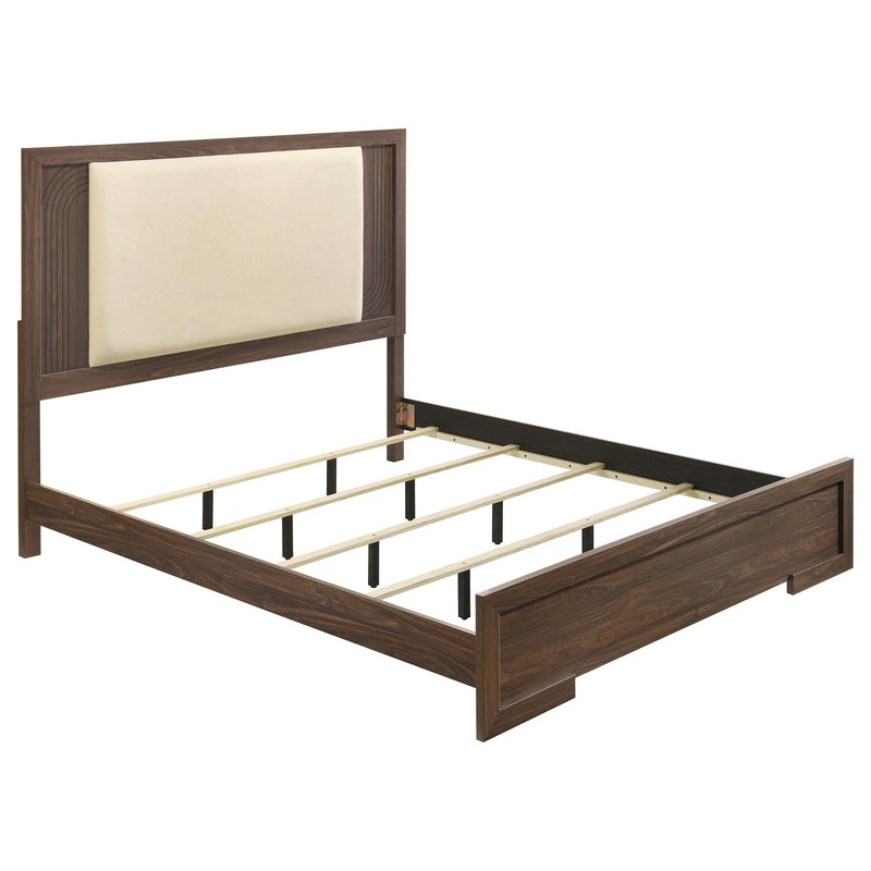 Etienne 4-piece Eastern King Bedroom Set Walnut - 225121KE-S4