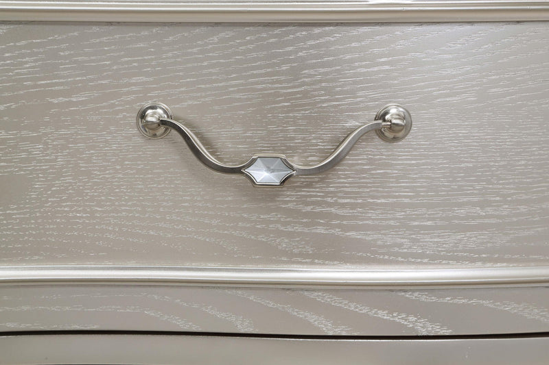 Evangeline 3-drawer Nightstand Silver Oak - 223392