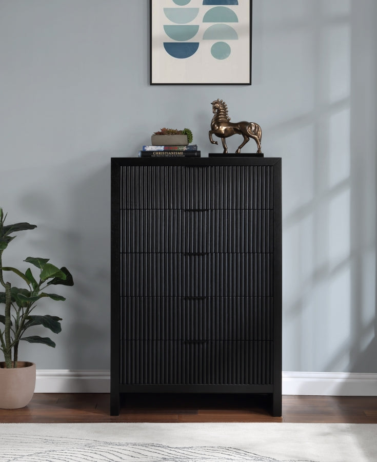 Fairfax Solid Wood And Oak Veneer Chest in Black - 311Black-CH