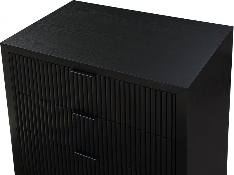 Fairfax Solid Wood And Oak Veneer Chest in Black - 311Black-CH