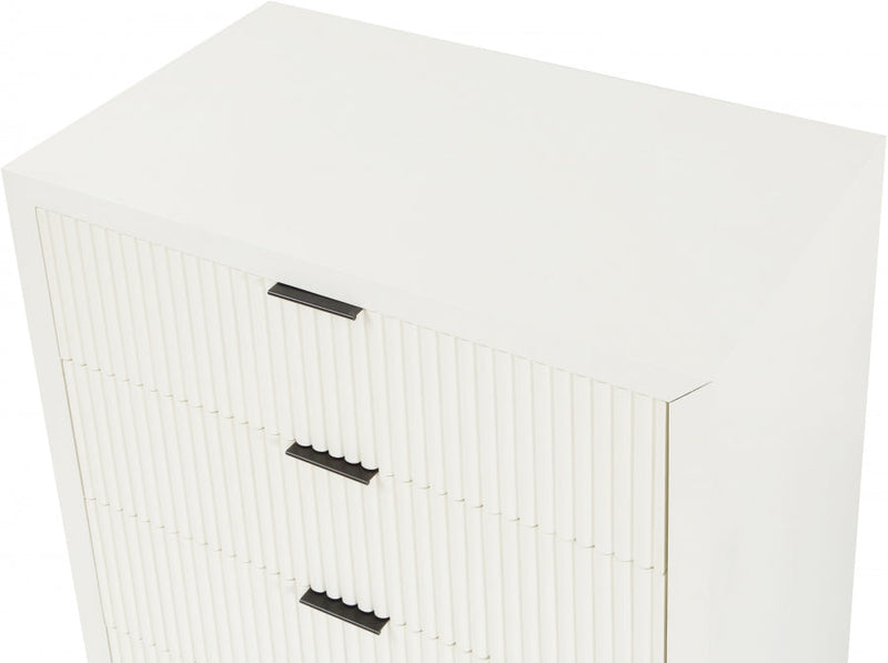Fairfax Solid Wood And Oak Veneer Chest in Cream - 311Cream-CH