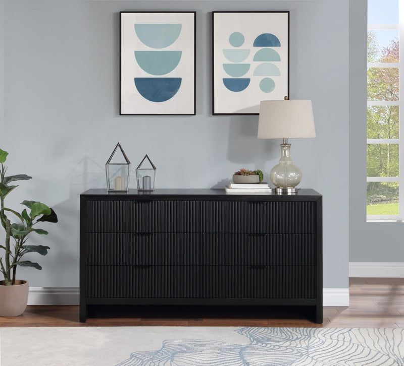 Fairfax Solid Wood And Oak Veneer Dresser in Black - 311Black-D