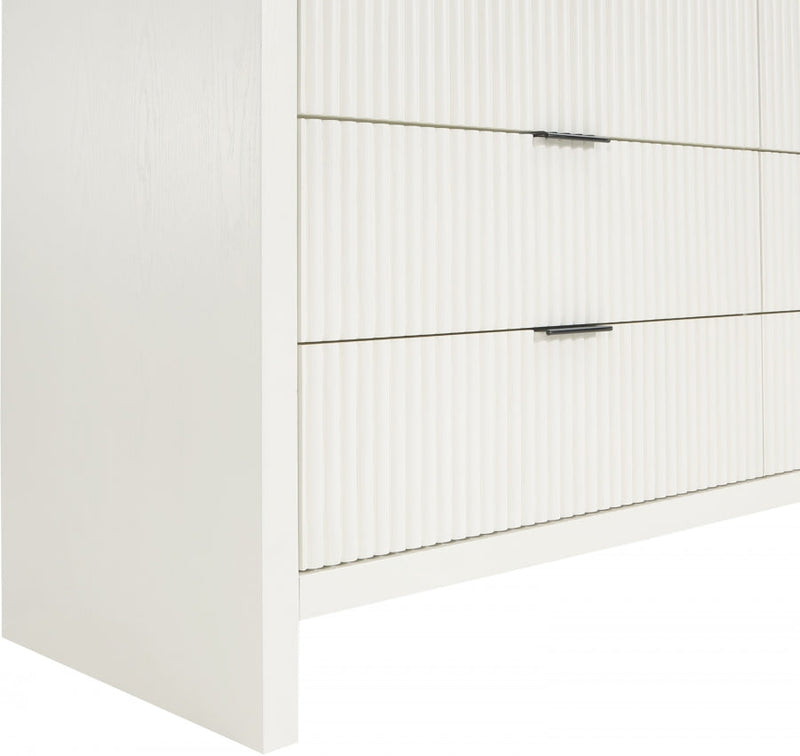 Fairfax Solid Wood And Oak Veneer Dresser in Cream - 311Cream-D