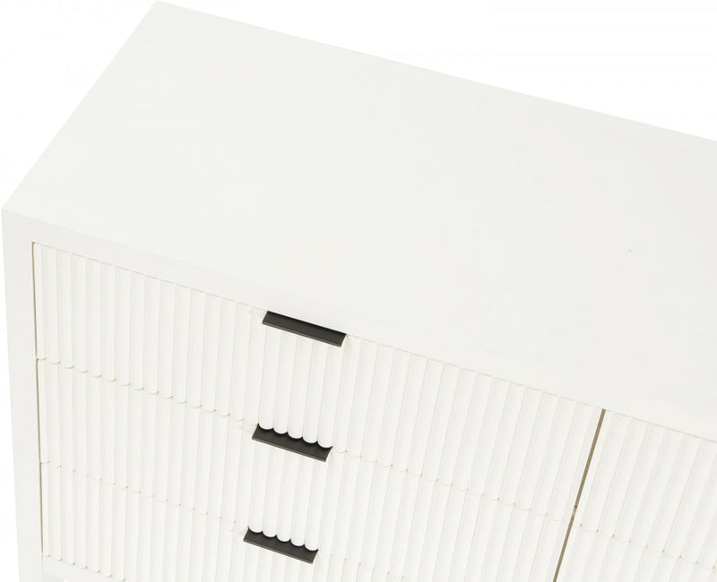 Fairfax Solid Wood And Oak Veneer Dresser in Cream - 311Cream-D
