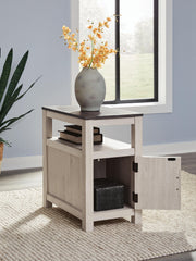 Fendenmore Brown Gray/Antique White Chairside End Table - T190-217