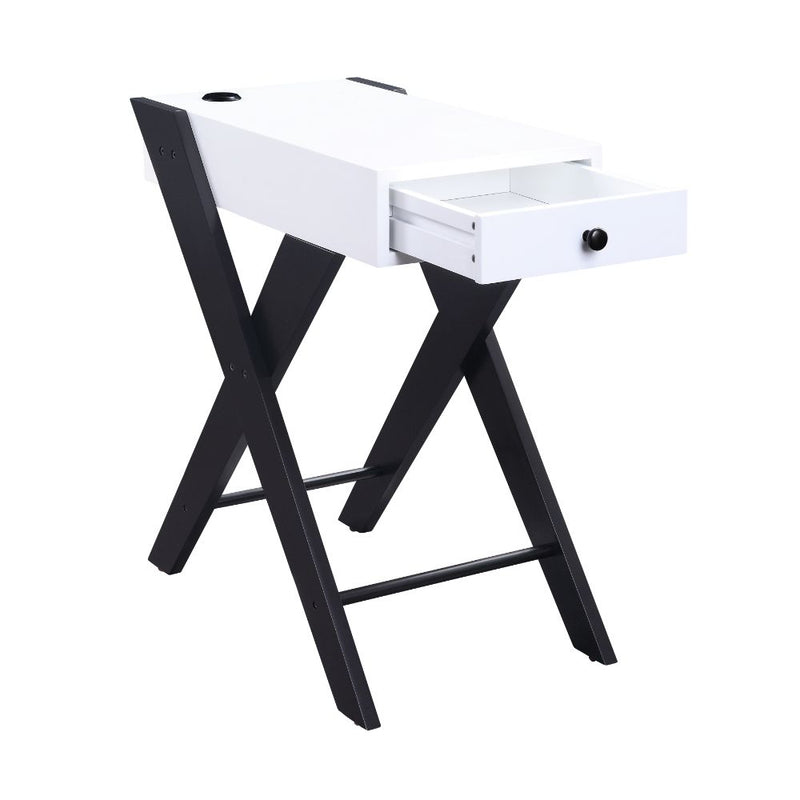 Fierce Accent Table W/USB - 97738