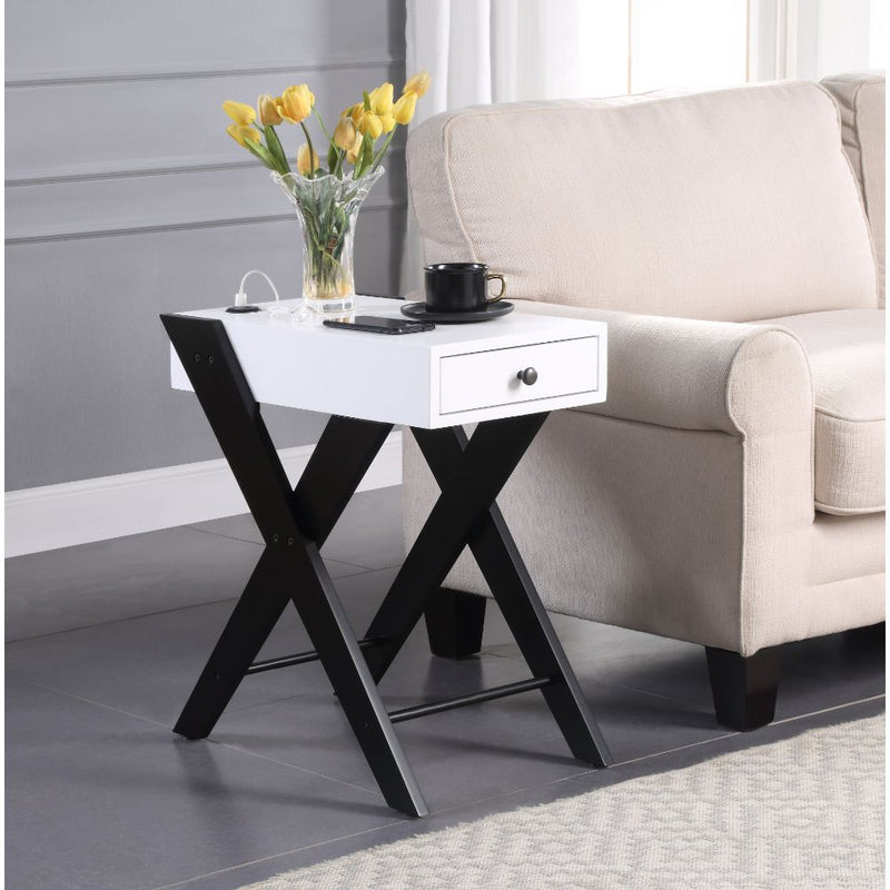 Fierce Accent Table W/USB - 97738