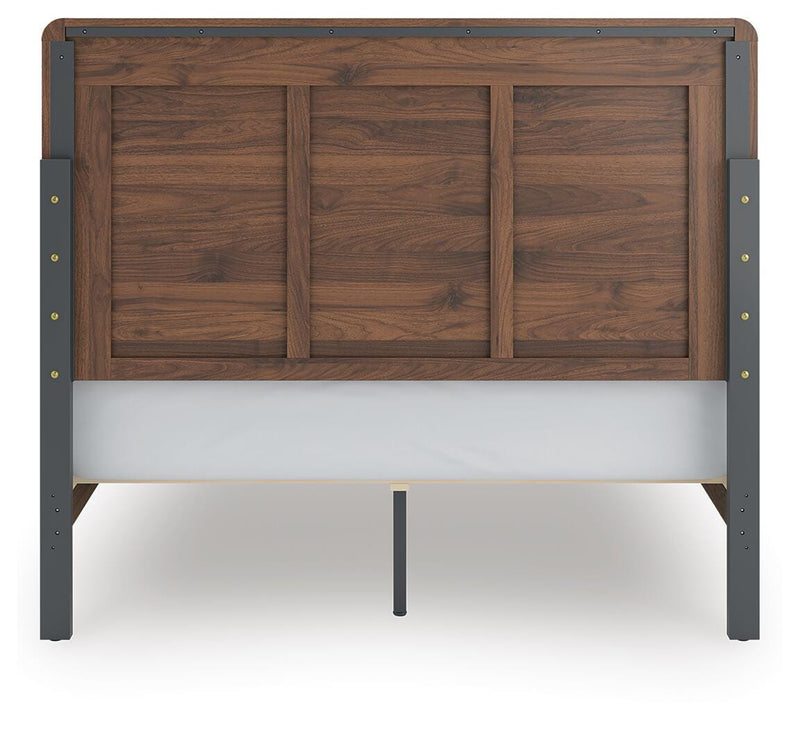 Fortlorn Queen Panel Bed, Dresser and Mirror - PCB386B3