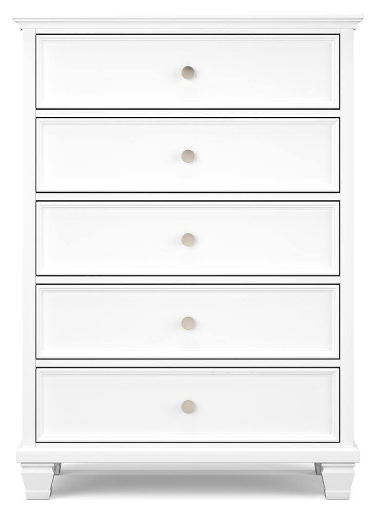 Fortman Full Panel Storage Bed, Dresser and Chest in White - PKG023794