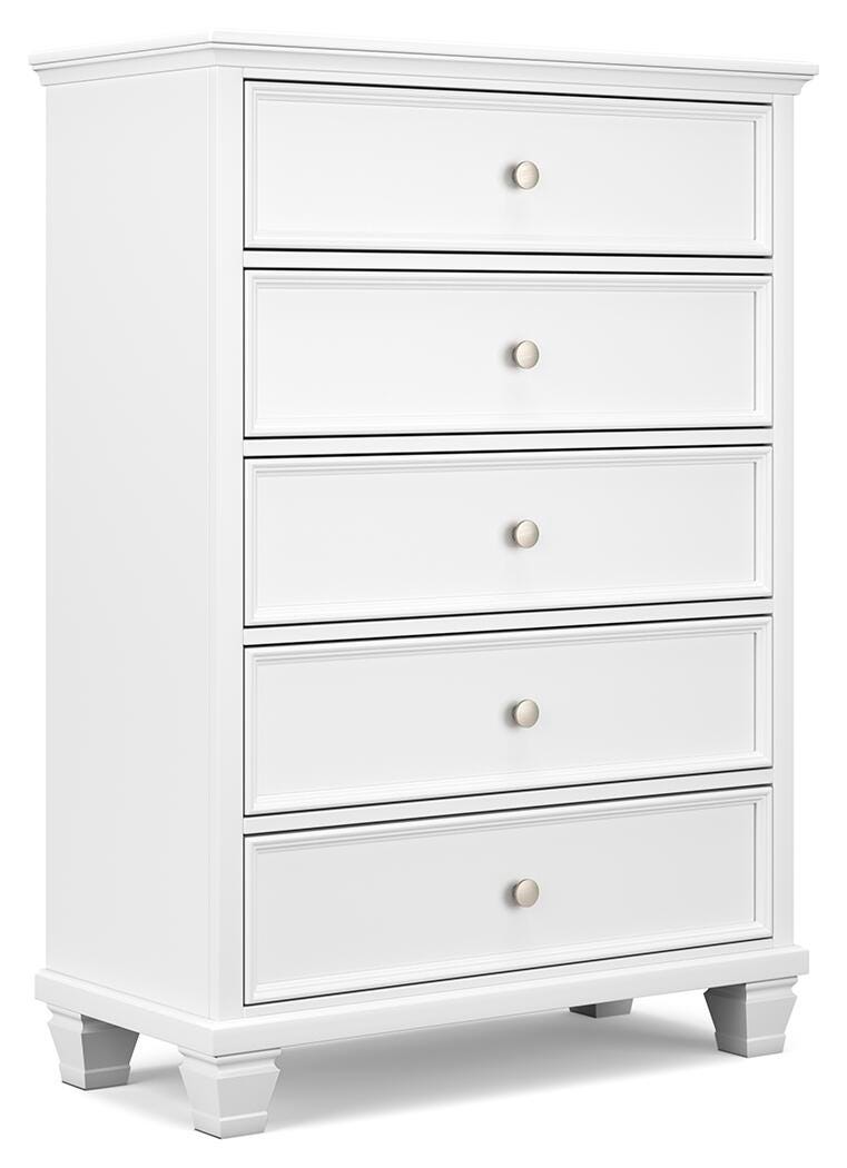 Fortman Full Panel Storage Bed, Dresser and Chest in White - PKG023794