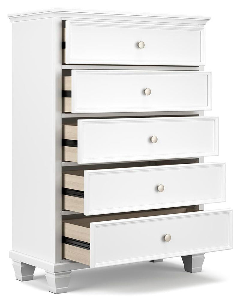 Fortman Full Panel Storage Bed, Dresser and Chest in White - PKG023794