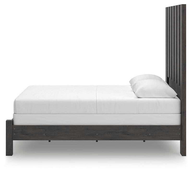 Fraluna Queen Panel Bed, Dresser, Mirror, and Nightstand - PCB3370B10