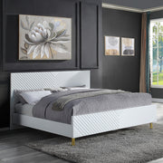 Gaines EK Bed - BD01033EK