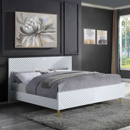 Gaines EK Bed - BD01033EK