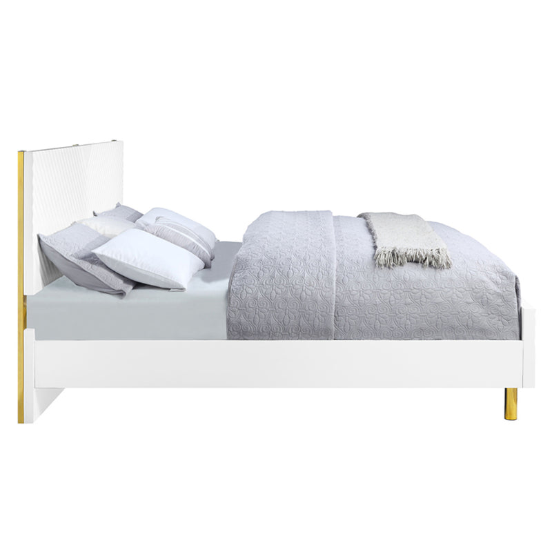 Gaines EK Bed - BD01033EK