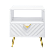 Gaines End Table - LV01140
