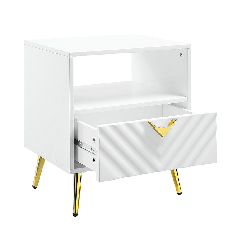 Gaines End Table - LV01140