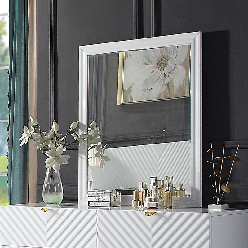 Gaines Mirror - BD01036