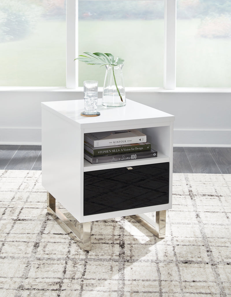 Gardoni White/Black Chairside End Table - T756-7