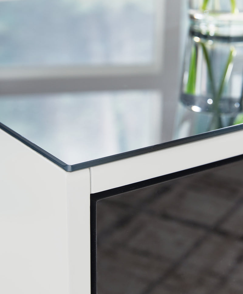 Gardoni White/Black End Table - T756-3