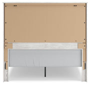 Gerridan Queen Panel Bed and Dresser in White/Gray - PKG019121