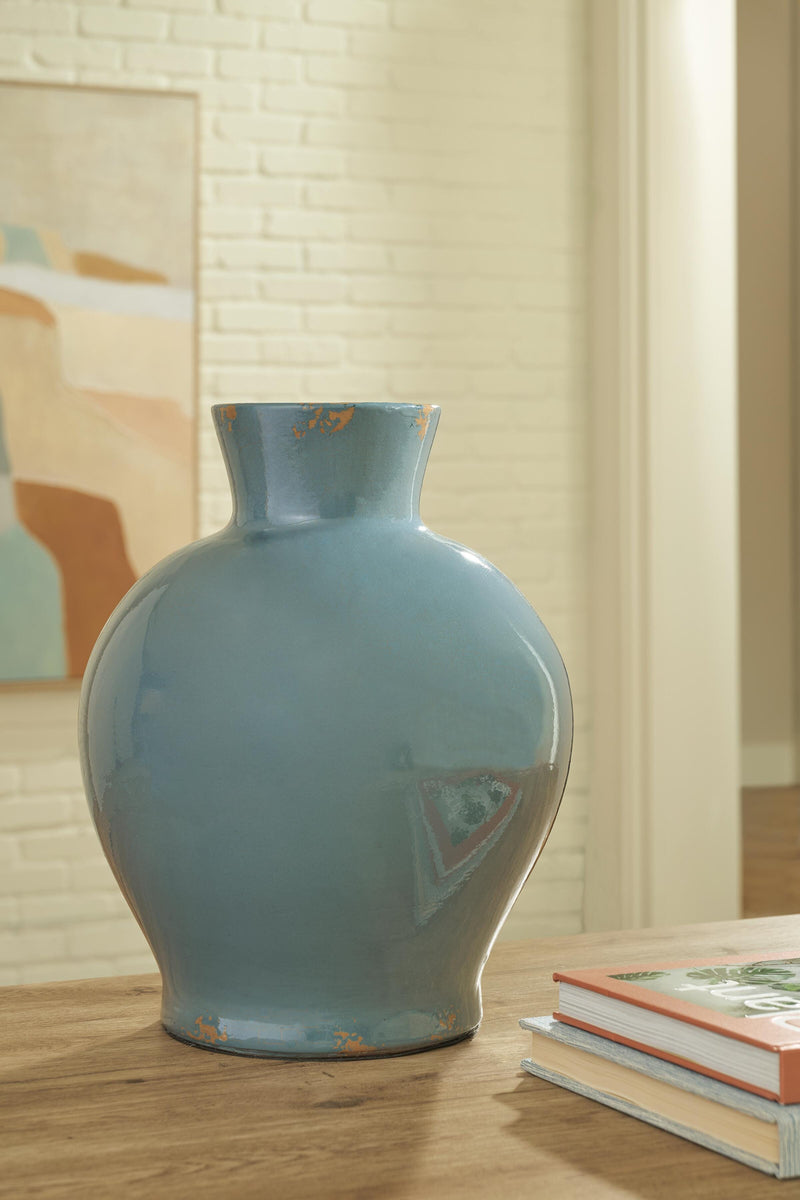 Giliburgh Antique Blue Vase - A2000959