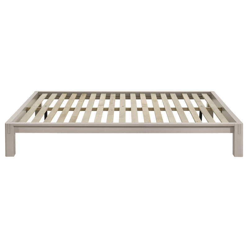 Gislen Queen Easy Assembly Wood Platform Bed White - 316028WHTQ